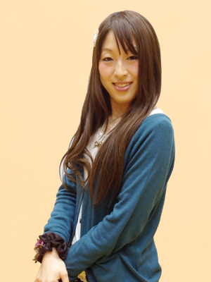 菅野麻依子